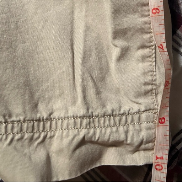 Women's Beige Cargo Shorts Size 8 - Picture 7 of 9